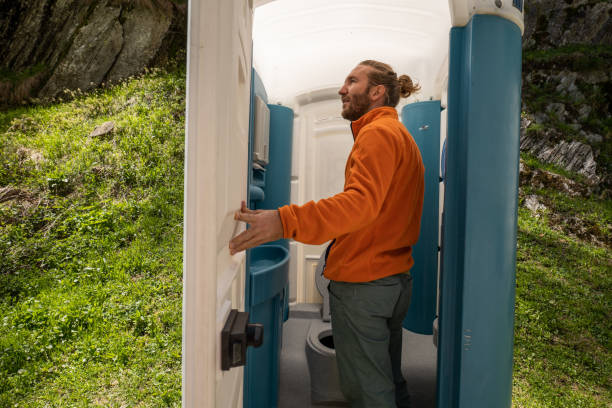 Best Portable restroom trailer rental  in Defuniak Springs, FL